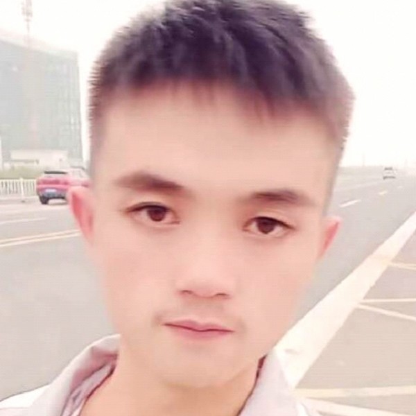 花卷浅吻可靠的照片