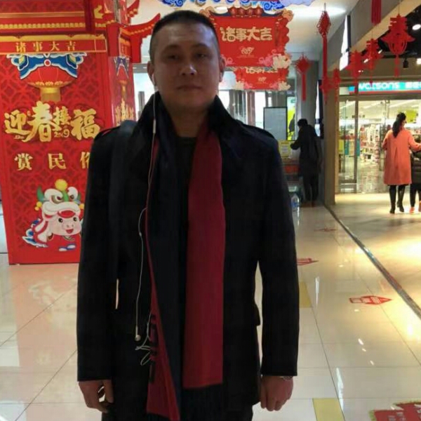 等待猿粪的照片