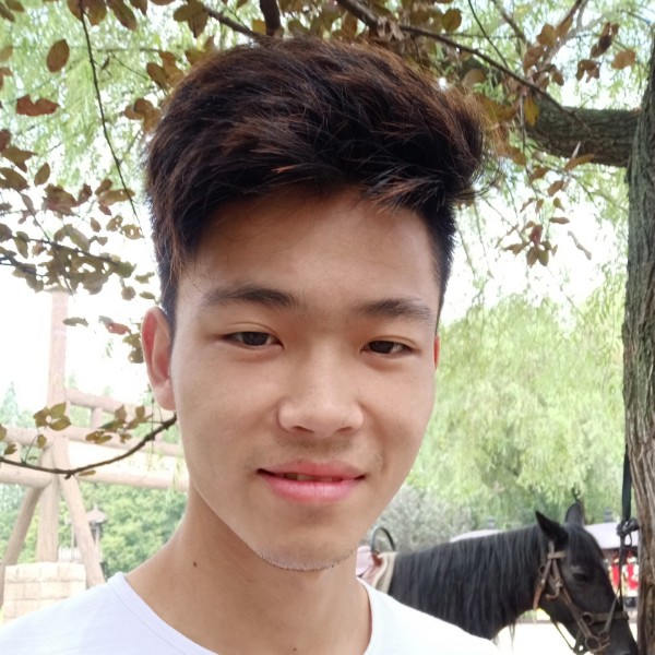 傻傻回眸草莓的照片