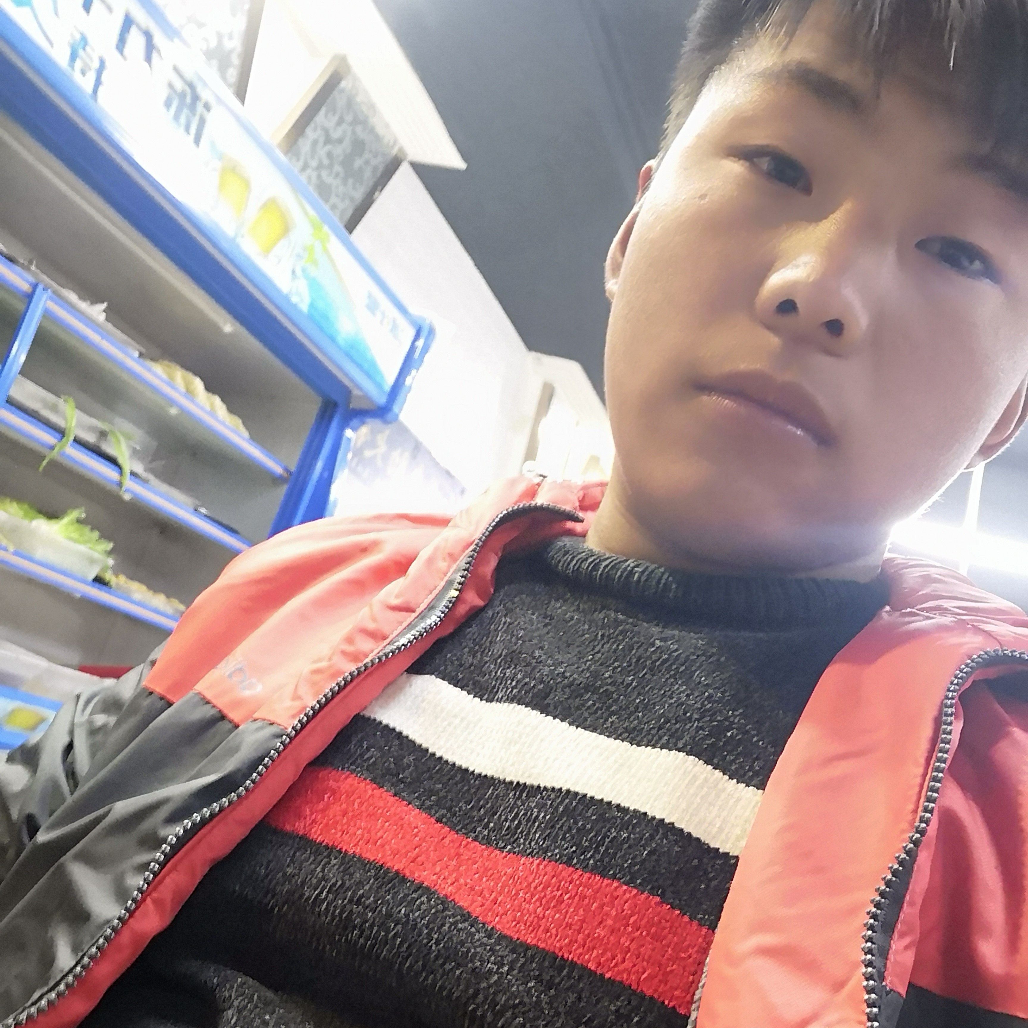 吃奶小笨猴的照片