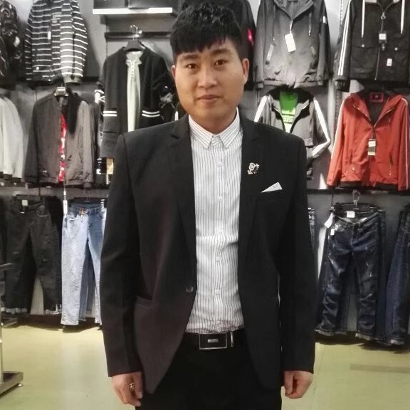 巨人还怕孤独的照片