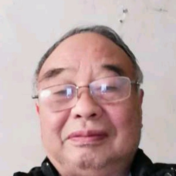 激动的汽车的照片
