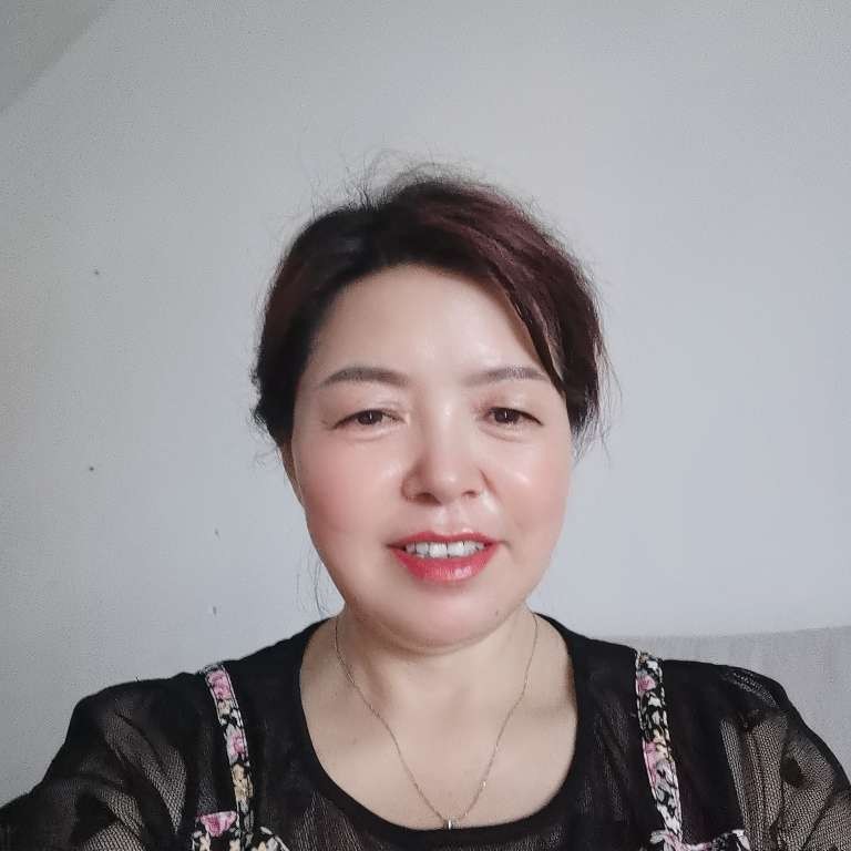 爱笑浅吻红尘的照片
