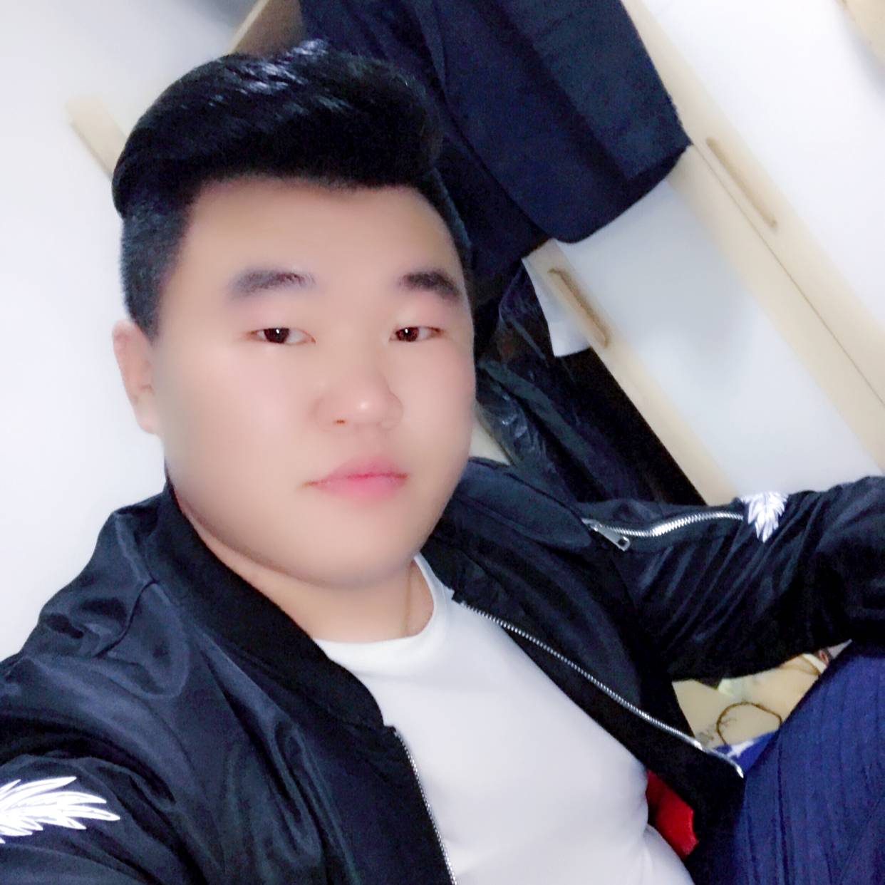天空向小巧的照片