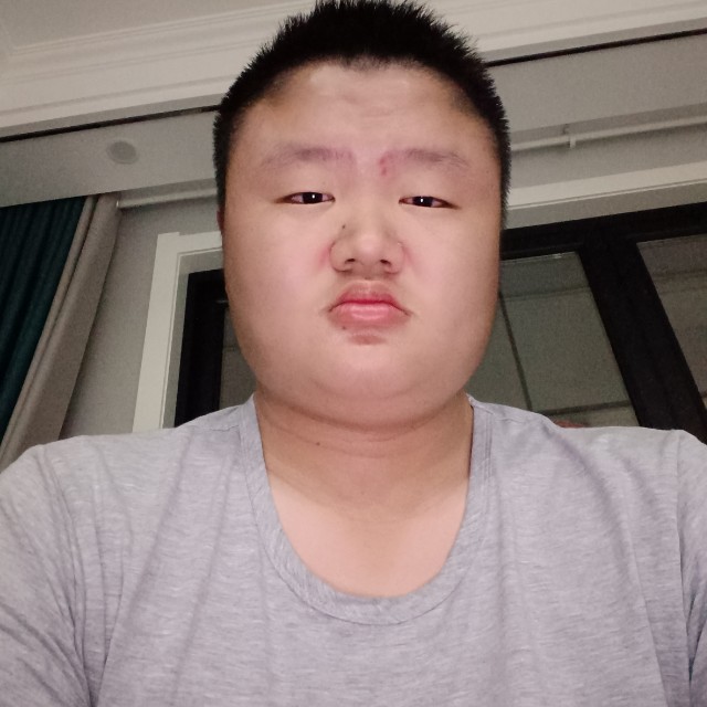 害羞蓝天的照片