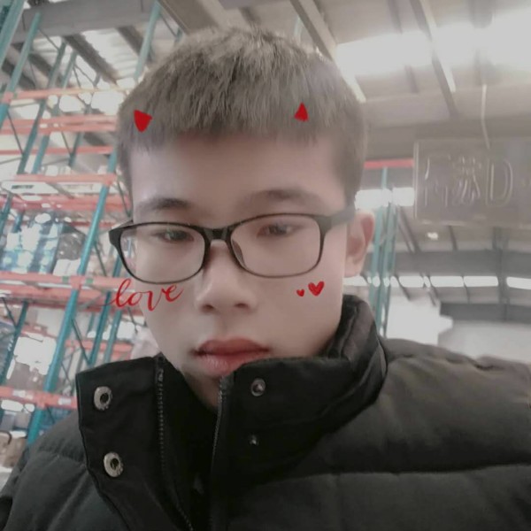 一个人踢小虾米的照片