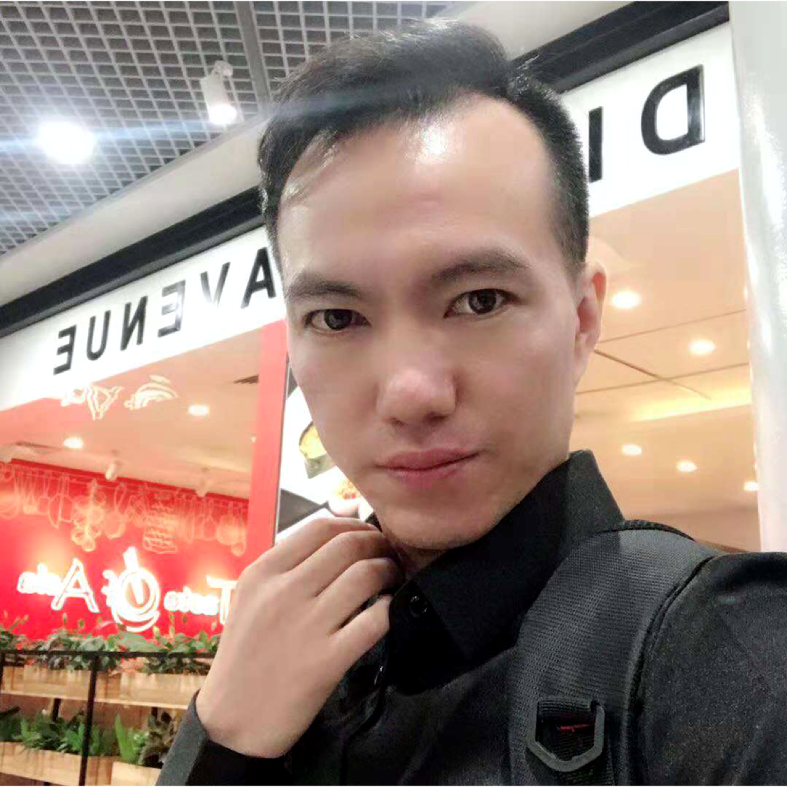 给我一瓶酒的照片