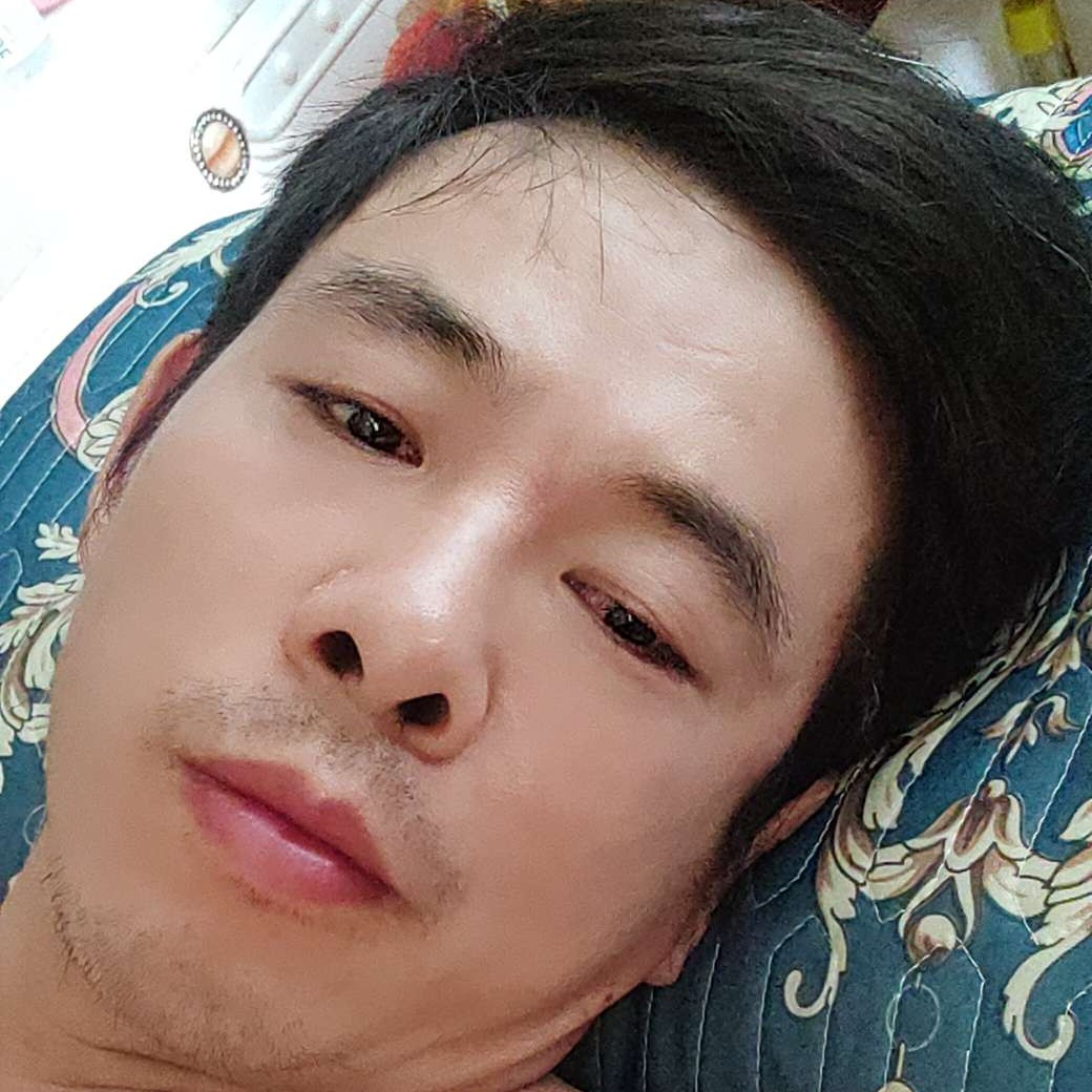 飘逸回眸微笑的照片