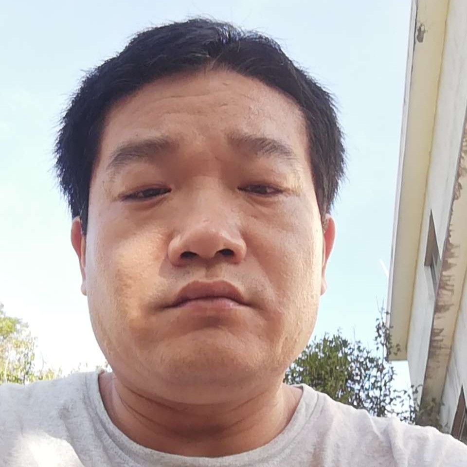 传统吃醋大叔的照片