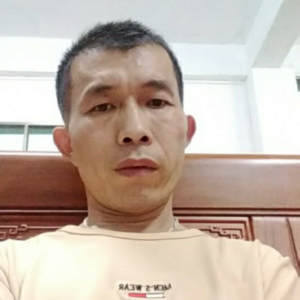 口红打过时的照片