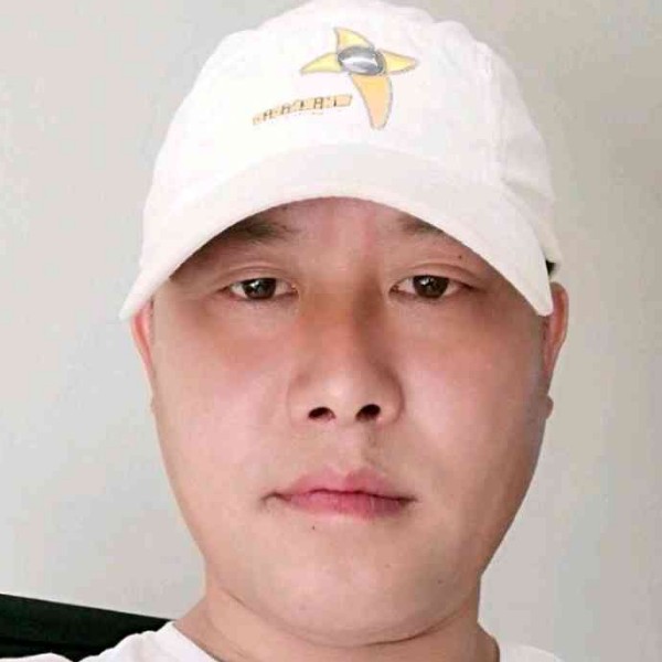 伶俐初妆w的照片