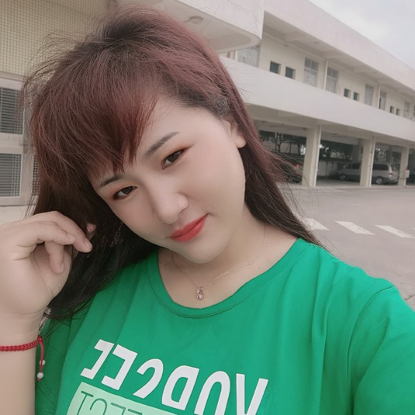 鞋垫回眸调皮的照片