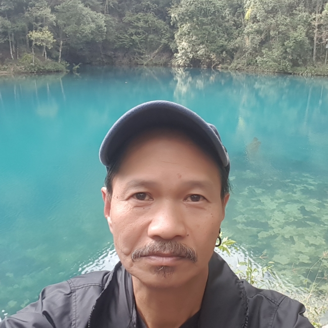 老迟到扯黑裤的照片