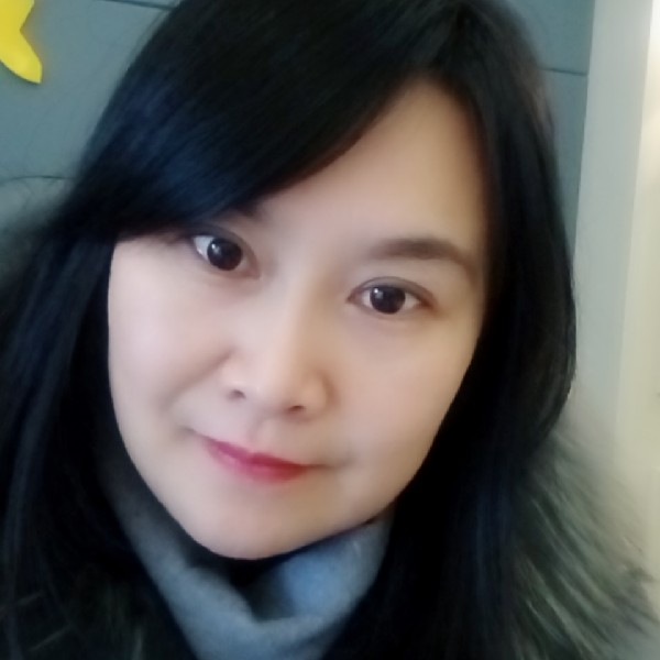 恬静金毛的照片