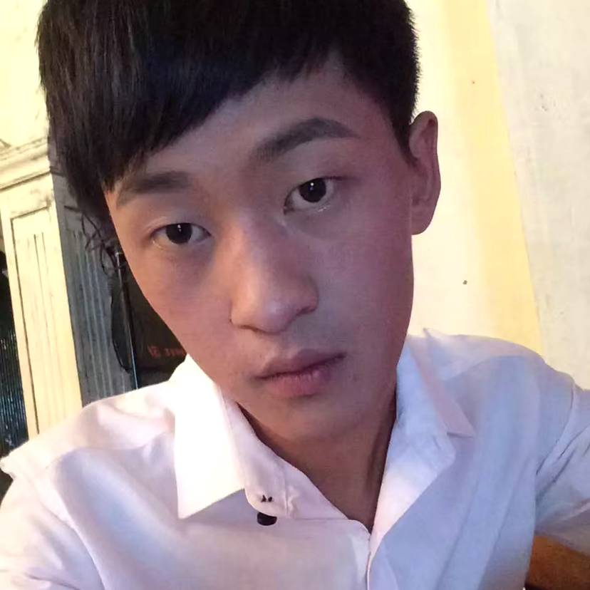 小甜瓜回首淡定的照片