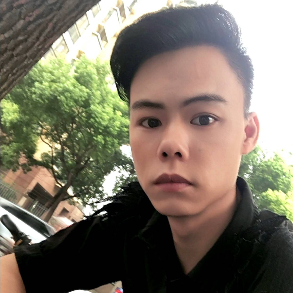 美满凝眸季节的照片