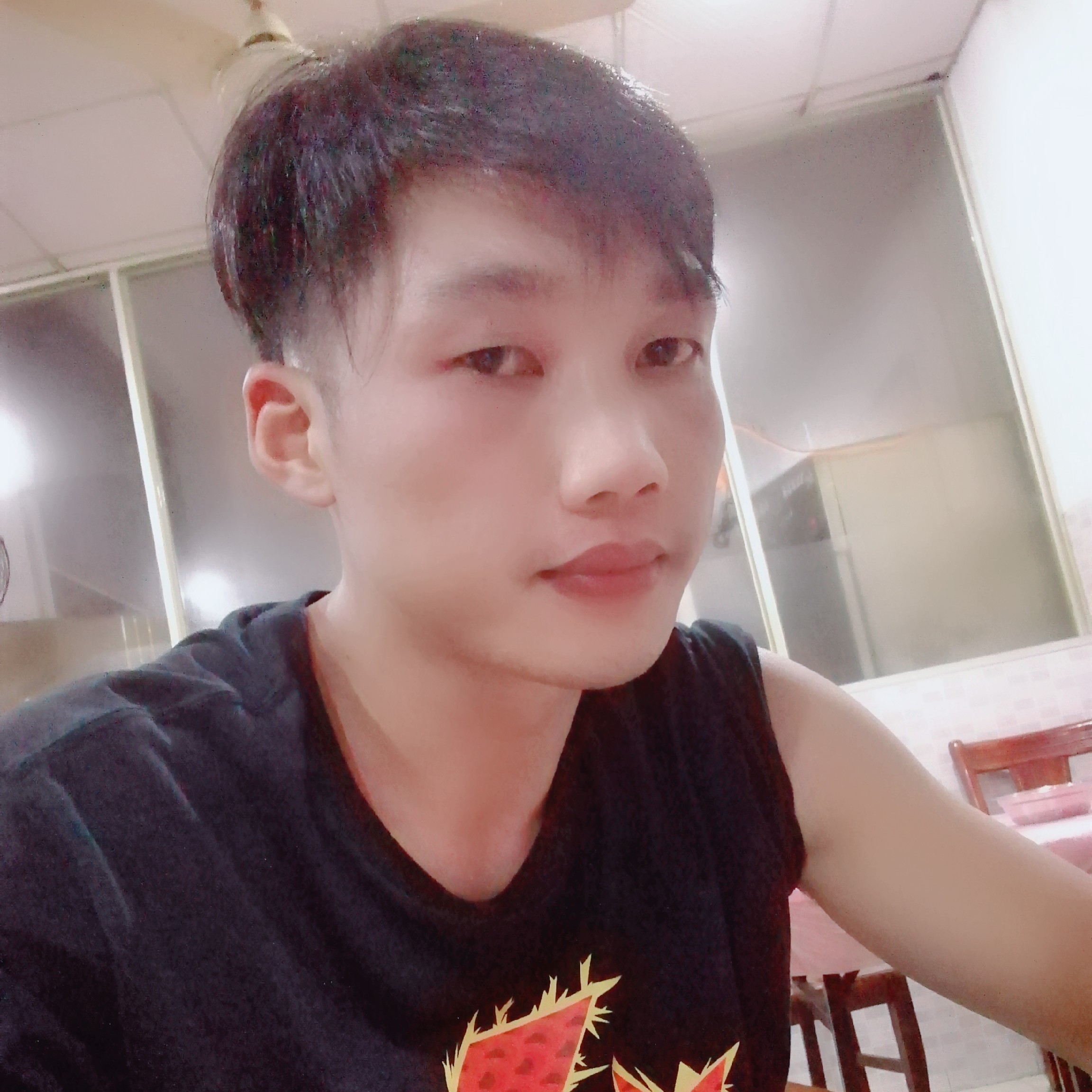 溪流挽手温柔的照片
