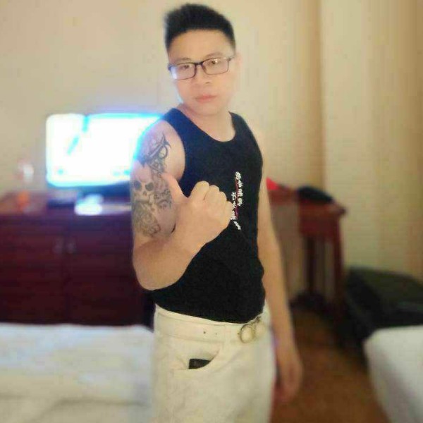 默默的自行车的照片