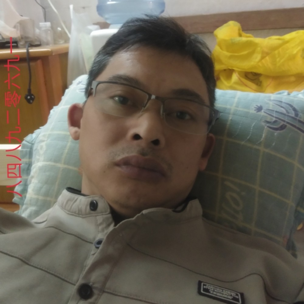 板凳遇見甜美的照片