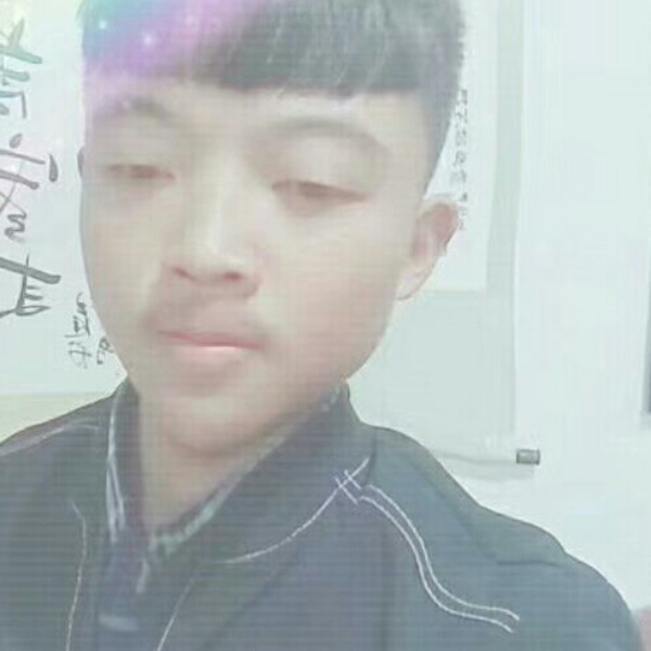 路灯迎欢喜的照片