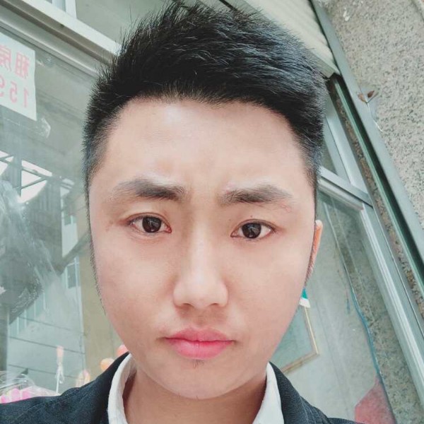 华哥哥哥的照片