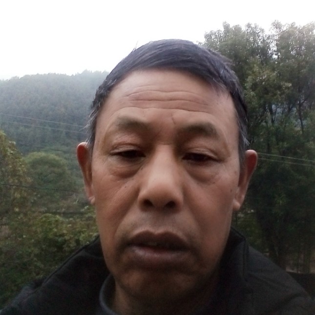 大叔贤惠的照片