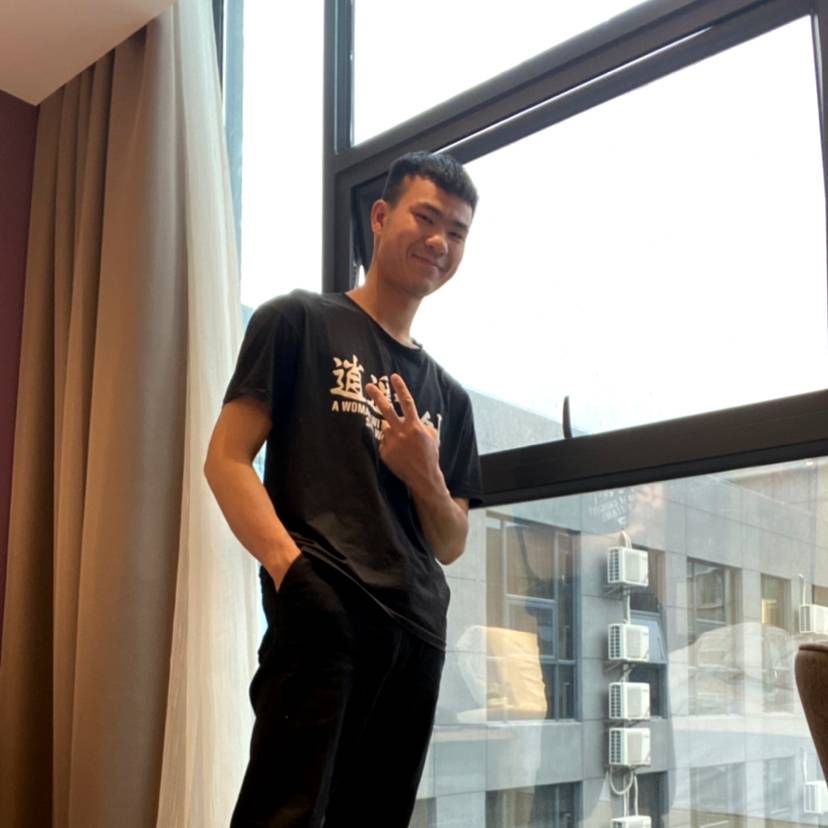 汽车美容喷漆小李的照片