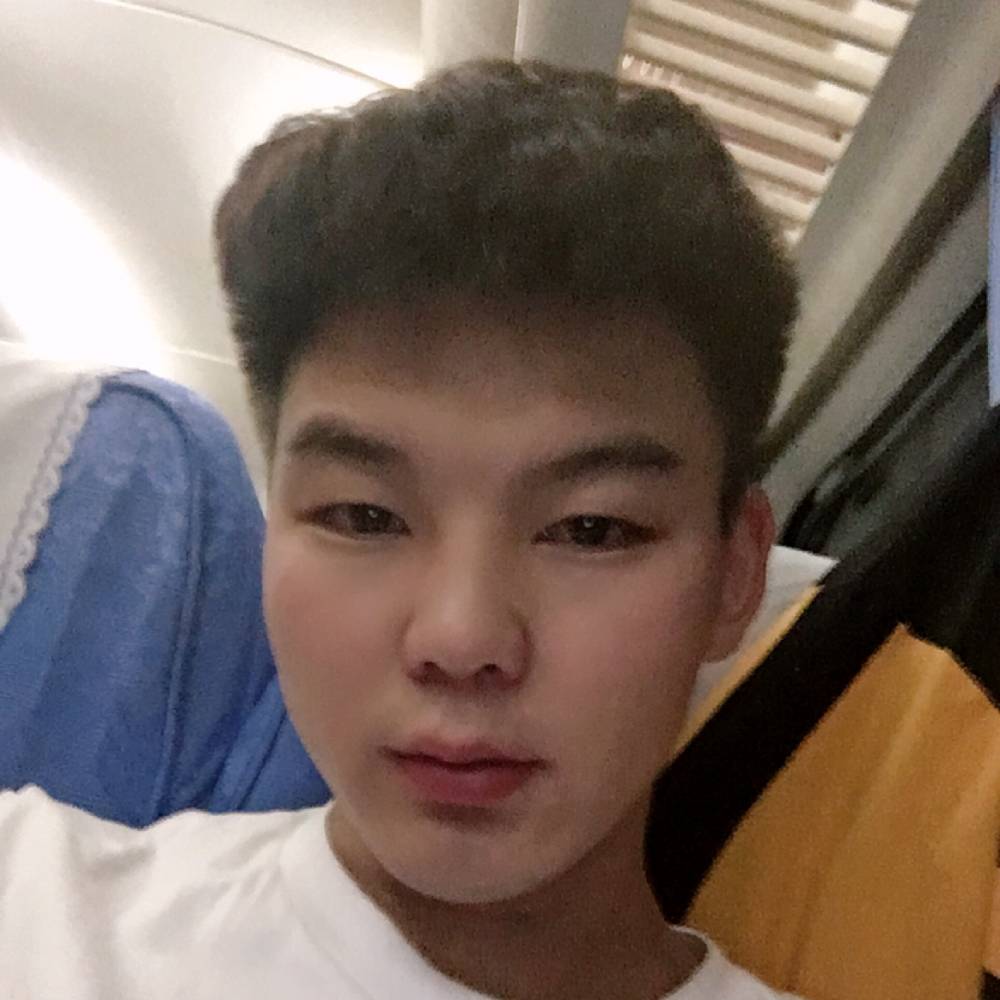南鸢爱听歌的照片