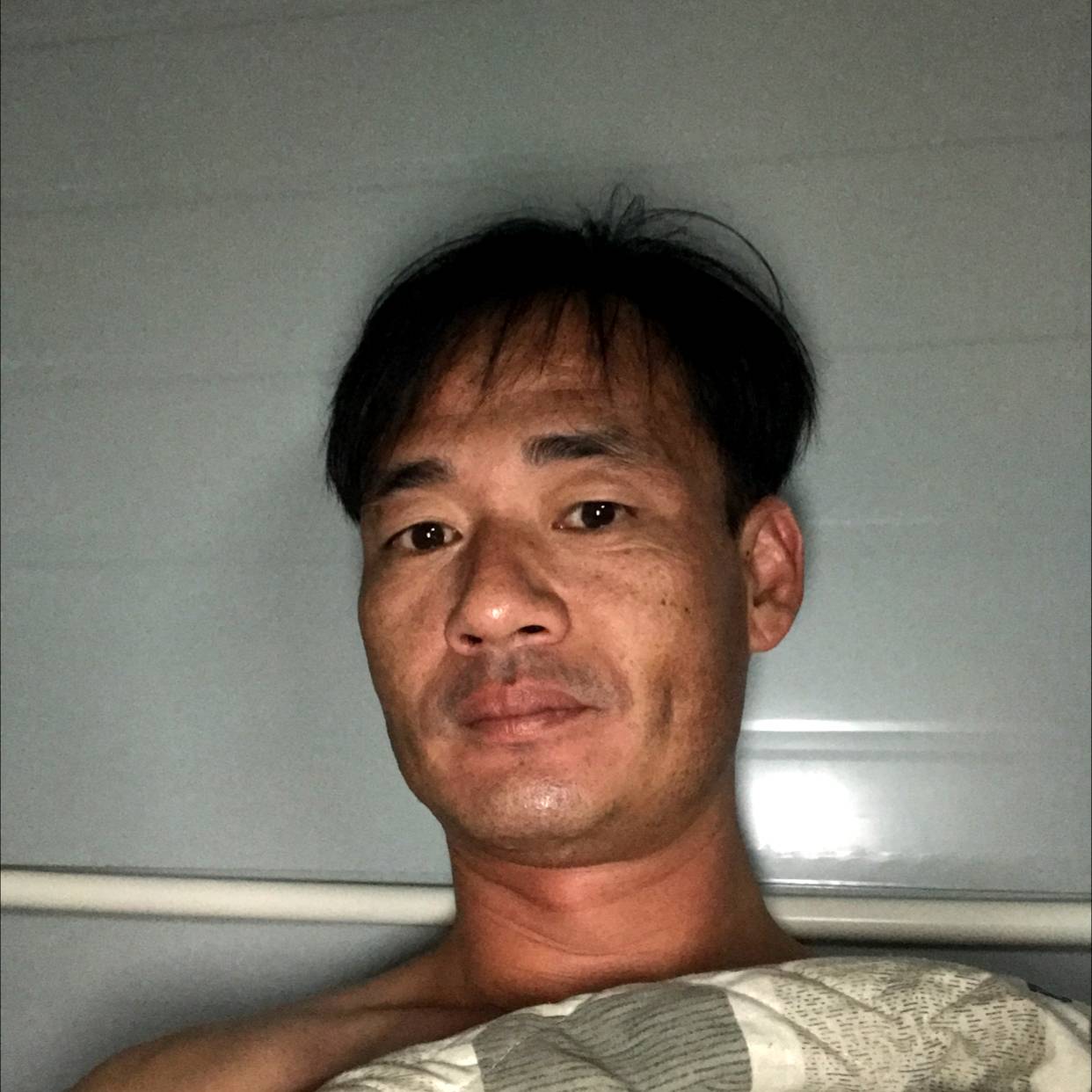 耳机拿我们的的照片