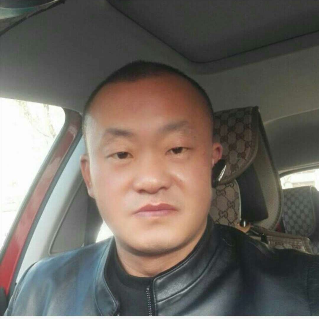 落寂漫步流沙的照片