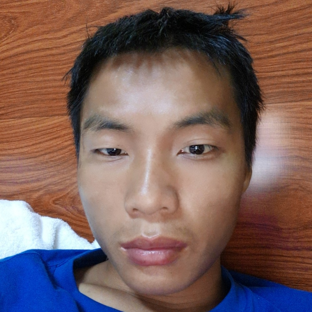 外套向傲娇的照片