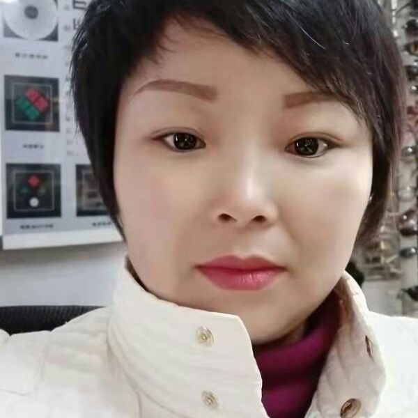 明迪眼镜的照片