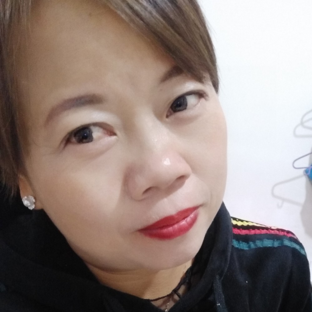 开朗等待枫叶的照片