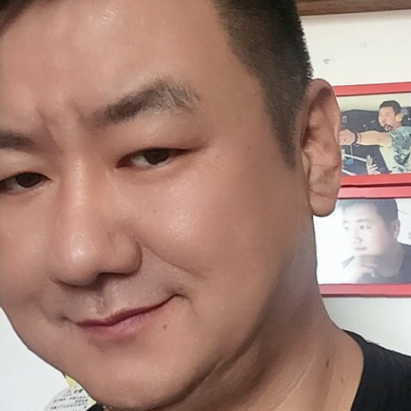 大漠橄榄绿的照片