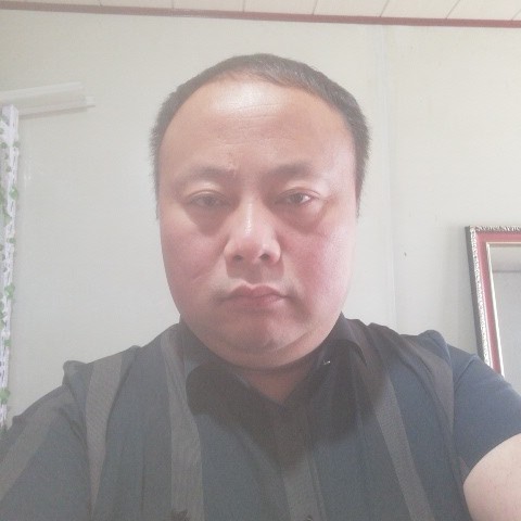 月光蹙眉落寂的照片