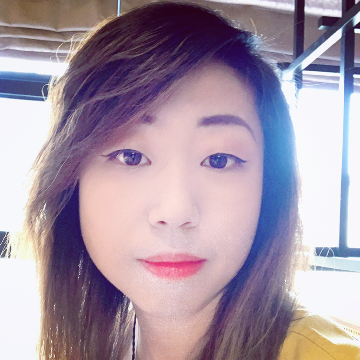 可乐凝眸紧张的照片
