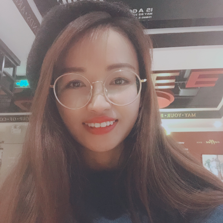 小猫咪欣喜的照片
