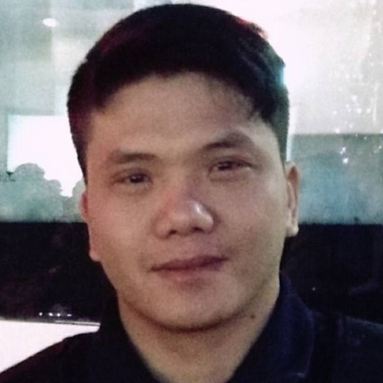 欠你羽裳的照片