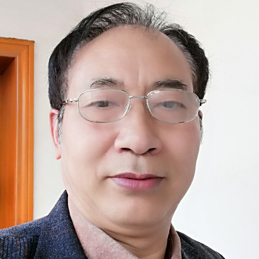 高伯卿的照片