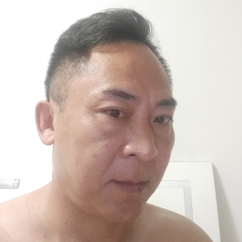 电灯胆泪了大方的照片