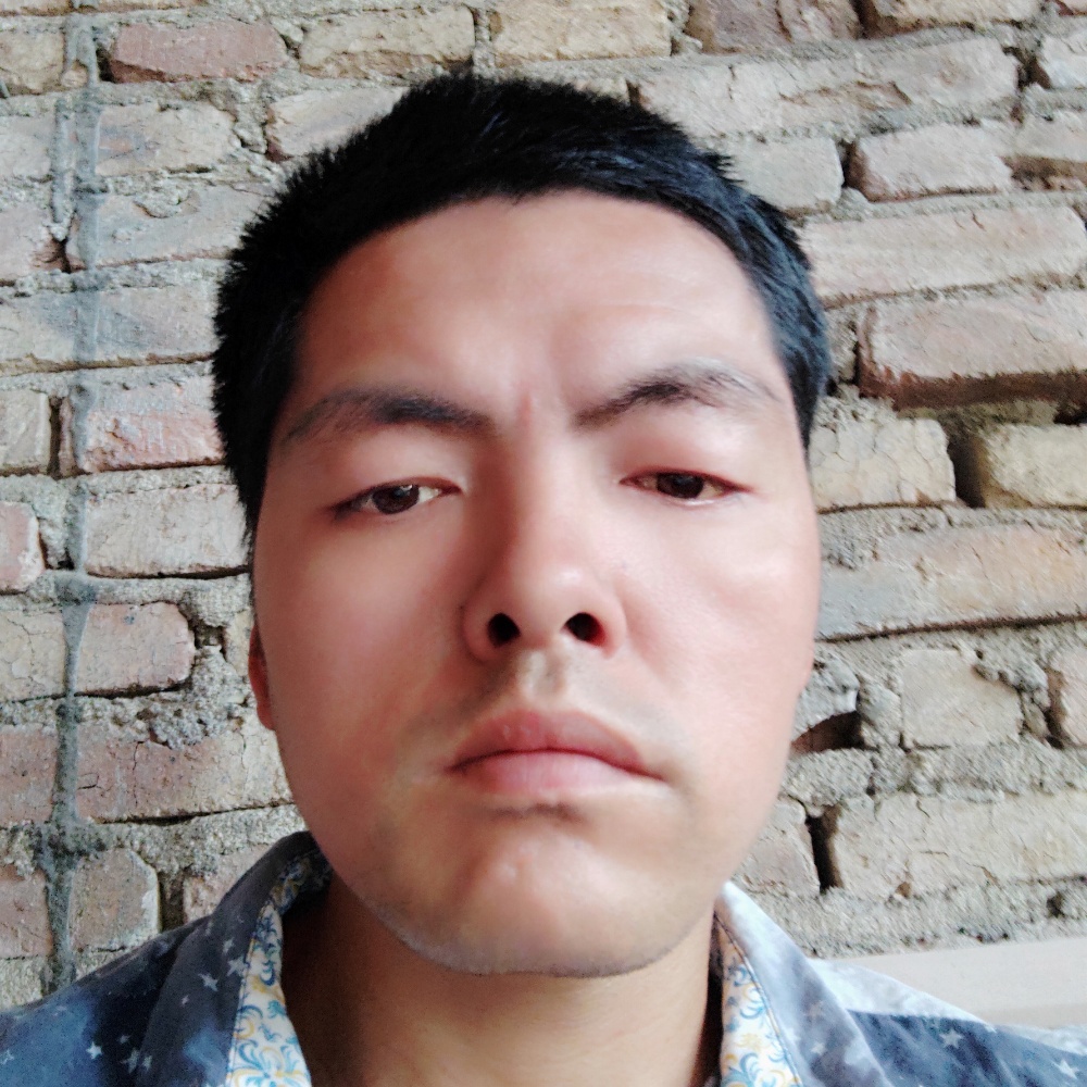 酷酷吃醋电脑的照片