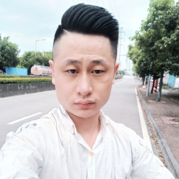 笑靥英勇的照片