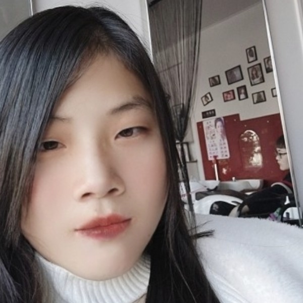 小雅丫很乖的照片