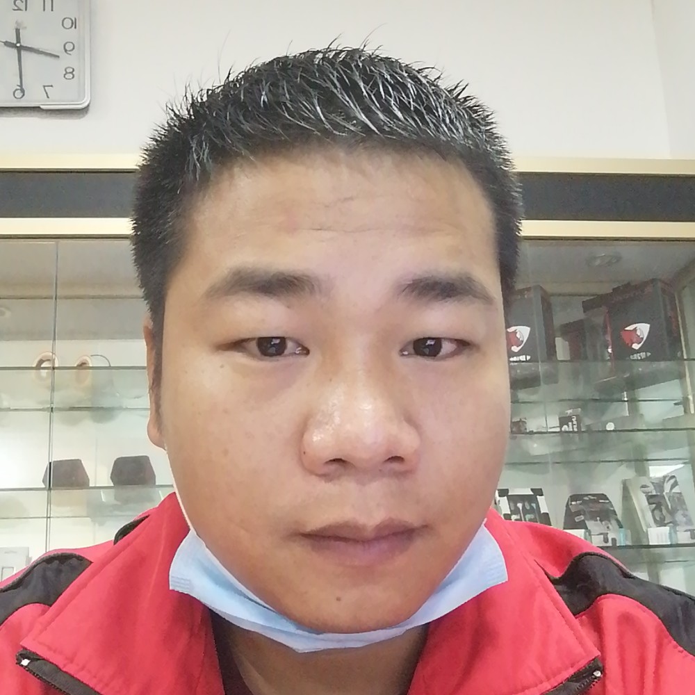 哑铃蹙眉俊秀的照片