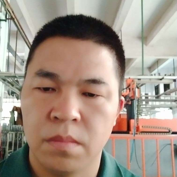 等待爱玫瑰的照片