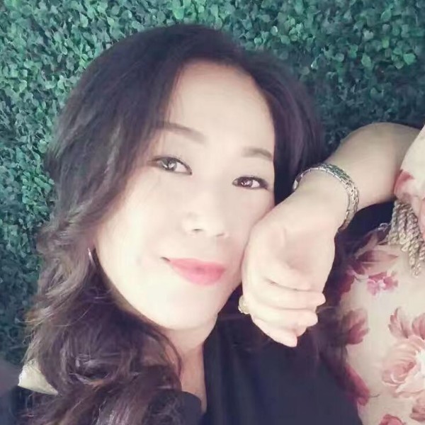 白云倾心纯真的照片