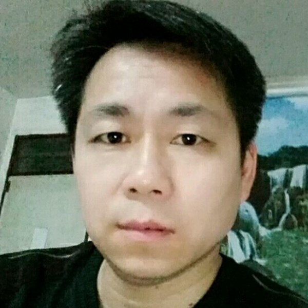 浅陌深拥紧张的照片