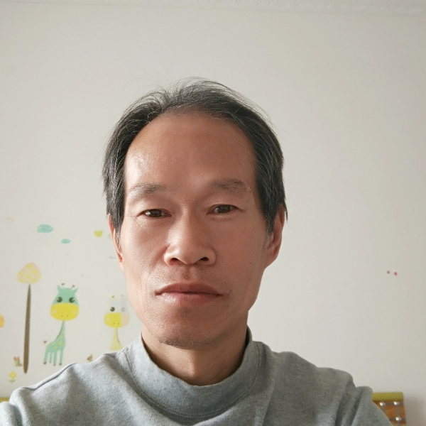 小伙迷人的照片