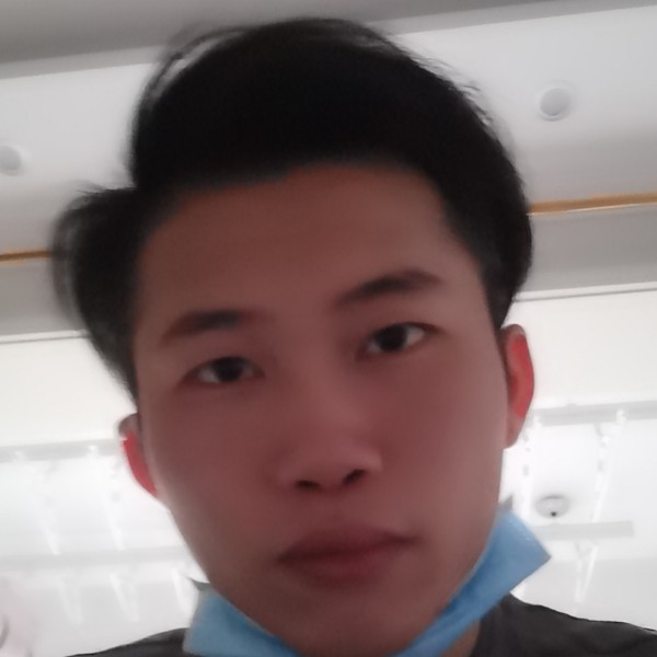 现实深拥花瓣的照片