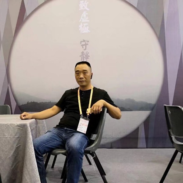 韶华忧虑的照片